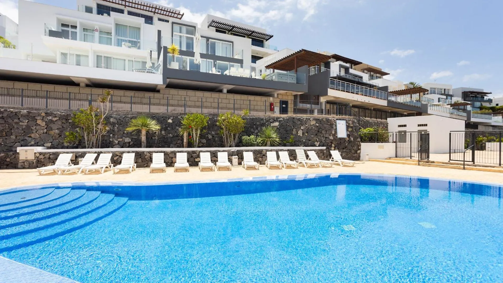 הוילה אדחה Casa Uamisun With Seaview & Pool