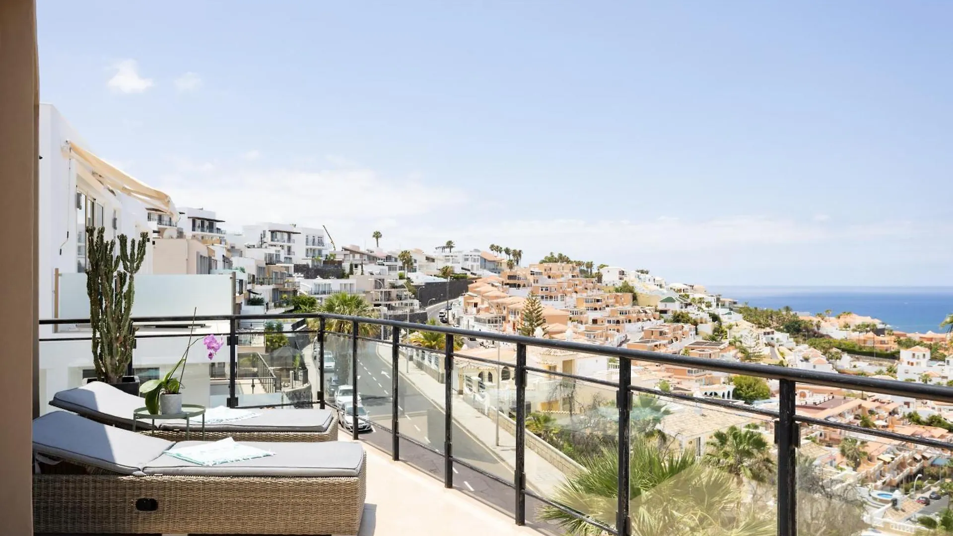 הוילה אדחה Casa Uamisun With Seaview & Pool בית נופש