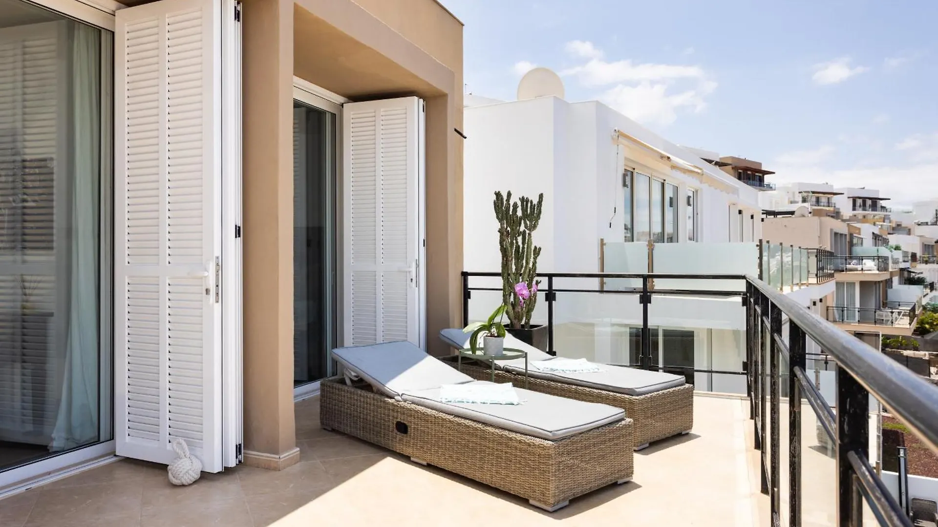 בית נופש הוילה אדחה Casa Uamisun With Seaview & Pool ספרד